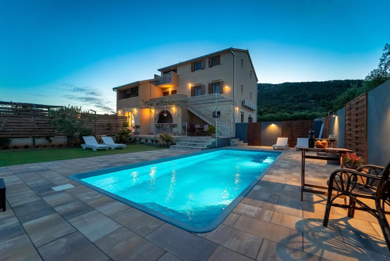 Apartments Mardesic Komiža Eksteriør billede