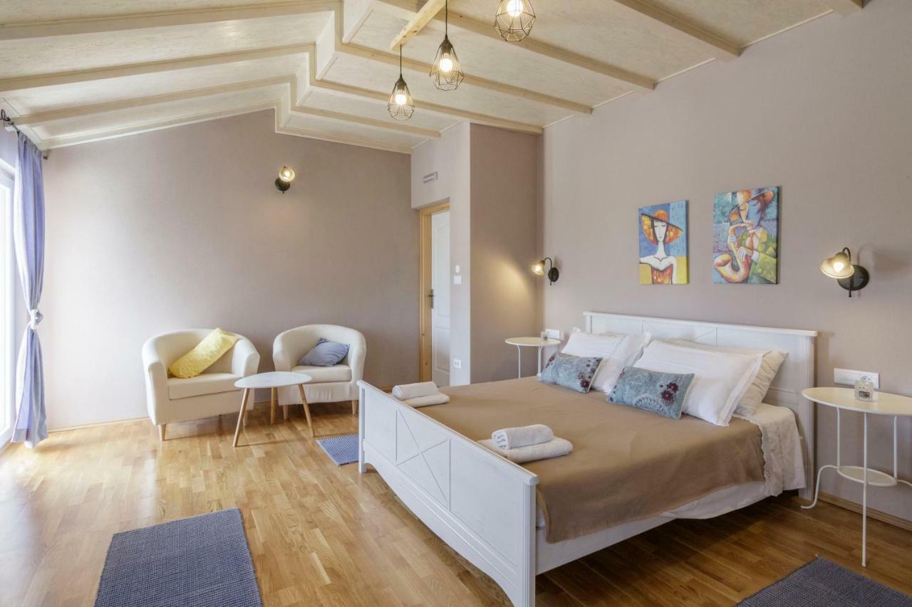 Apartments Mardesic Komiža Eksteriør billede