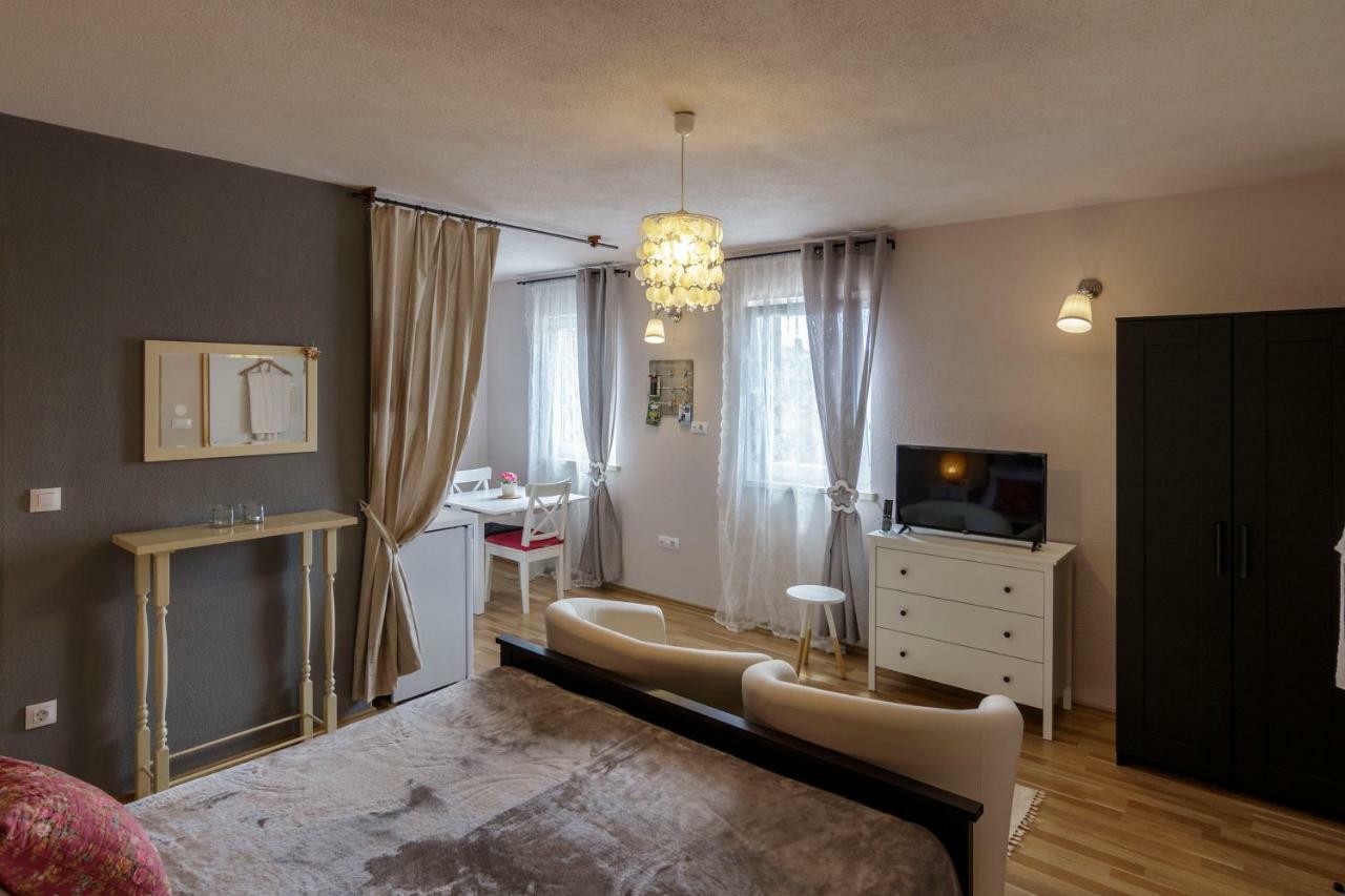 Apartments Mardesic Komiža Eksteriør billede